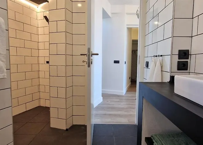 Yana's Nest * Funchal (Madeira)